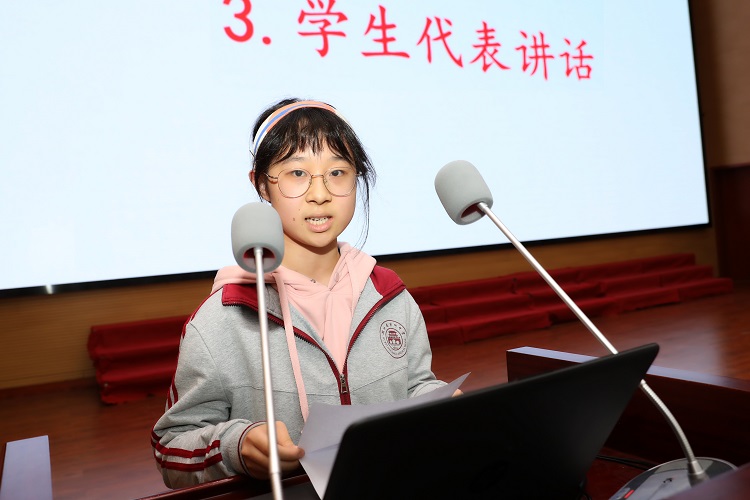 学生代表.JPG